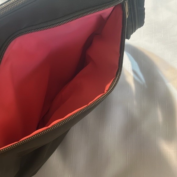 Travelon RFID Anti-theft Purse and Wallet - Picture 11 of 16